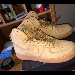 Nike High top LV8 color-wheat